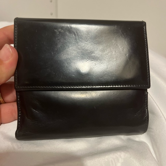 PRELOVED GUCCI
Vintage Leather Compact Wallet BLACK - Picture 2 of 8